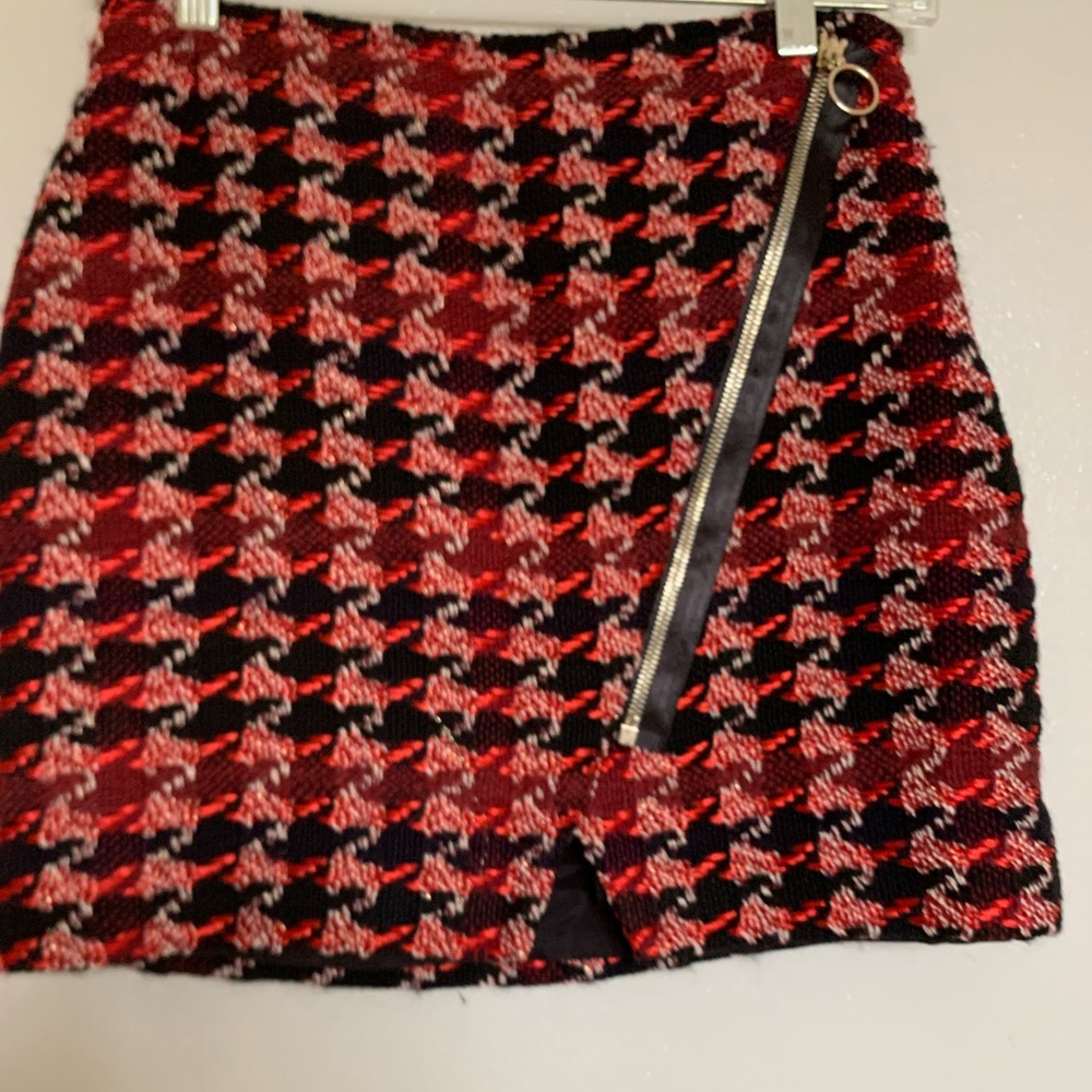 Brand: Marciano, size M, color: red,black, & white